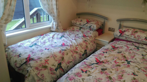 Pink twin bedroom web